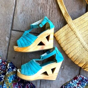 KIMCHI BLUE, Anthropologie Platform Heels